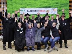 788-Teilnehmer der Coburger Fuchs Züchter Bundesschafschau Alsfeld 2022 (1)